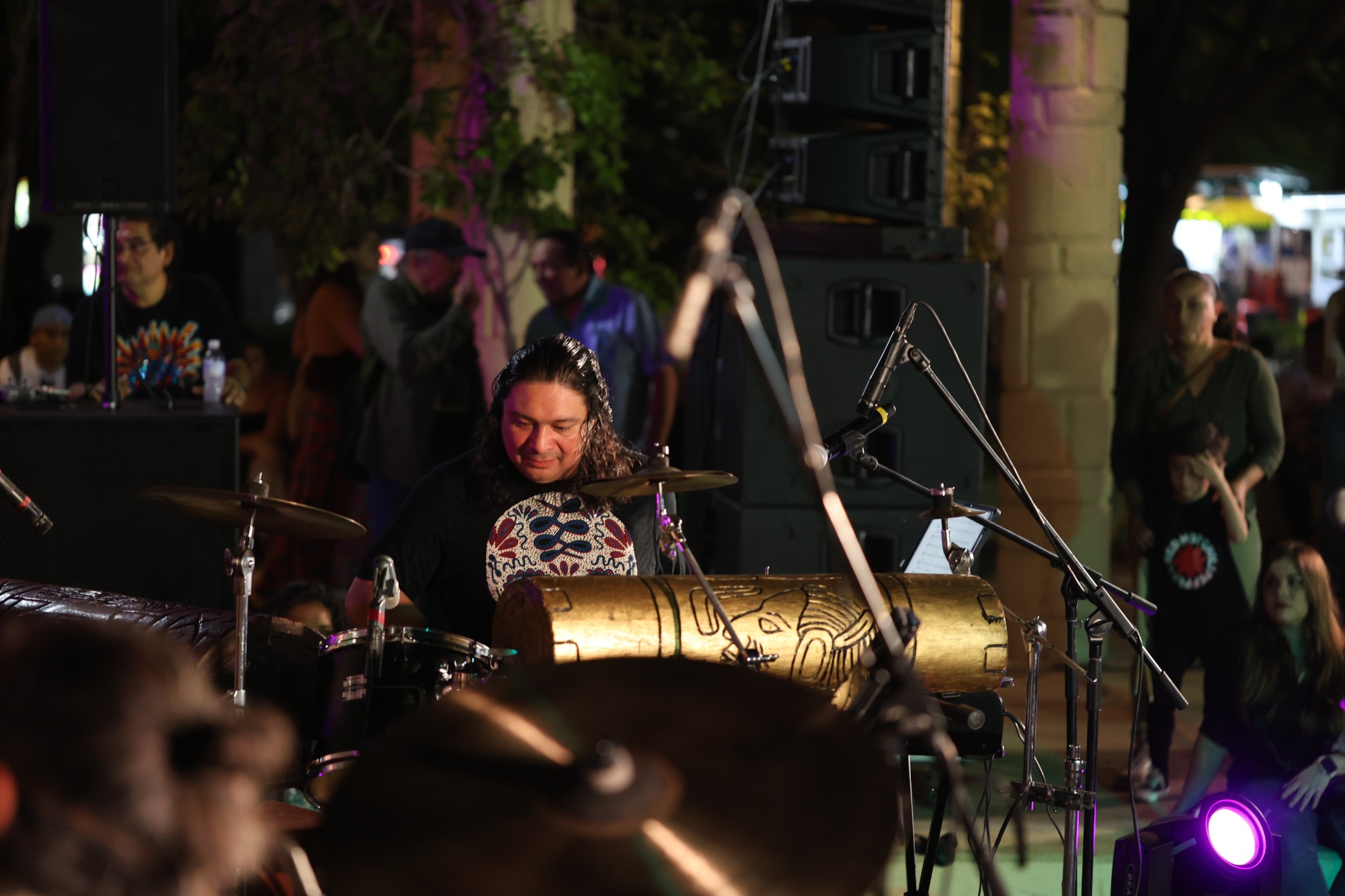 The sound of the Mayab on stage